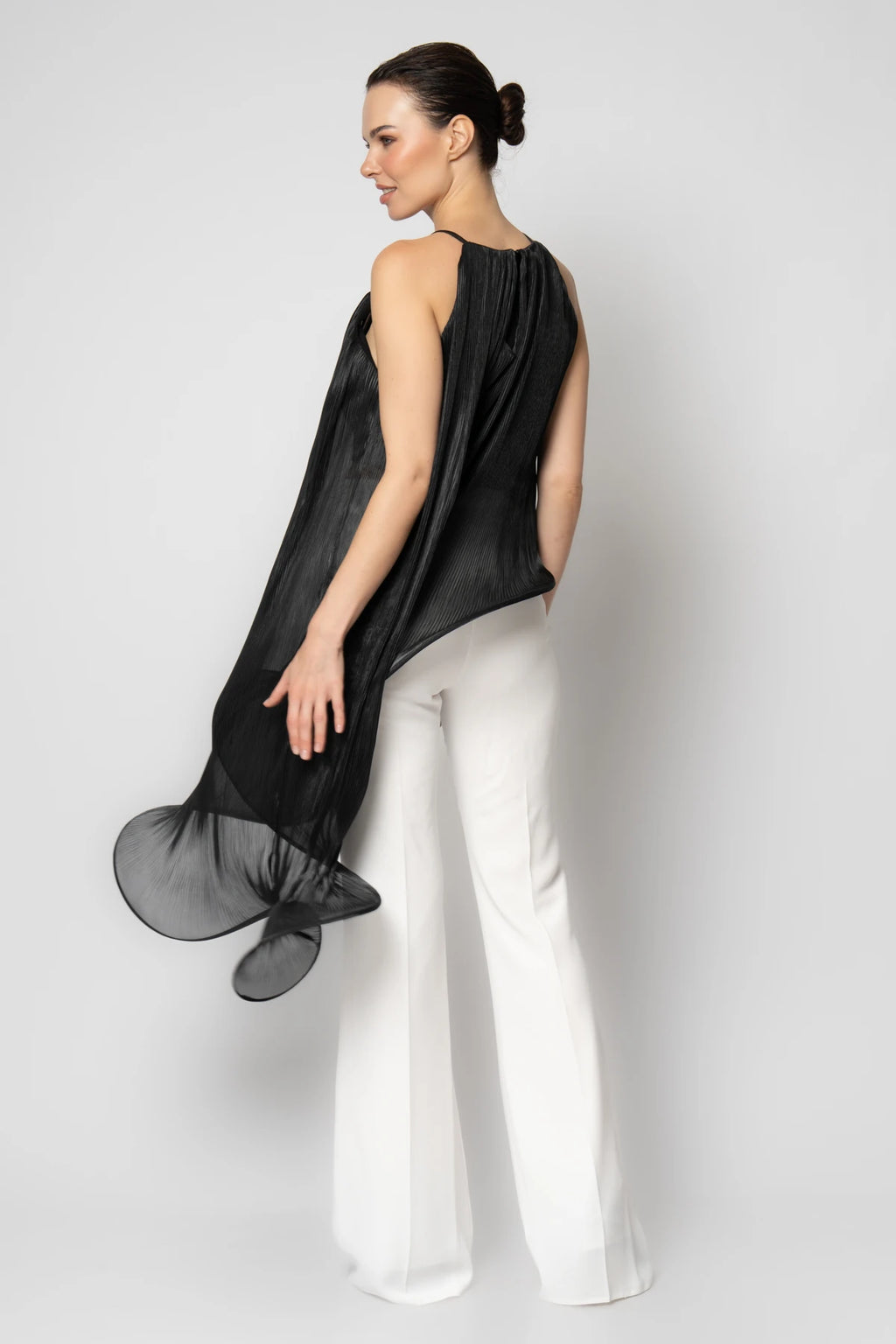 Rengin Asymmetrical Black Sculptural Top & White Wide-Leg Pants Set