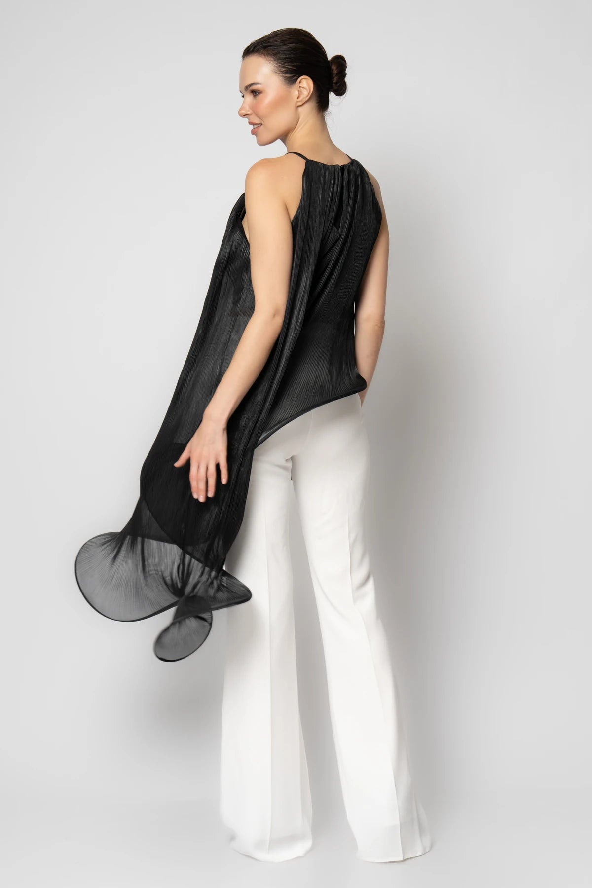 Rengin Asymmetrical Black Sculptural Top & White Wide-Leg Pants Set