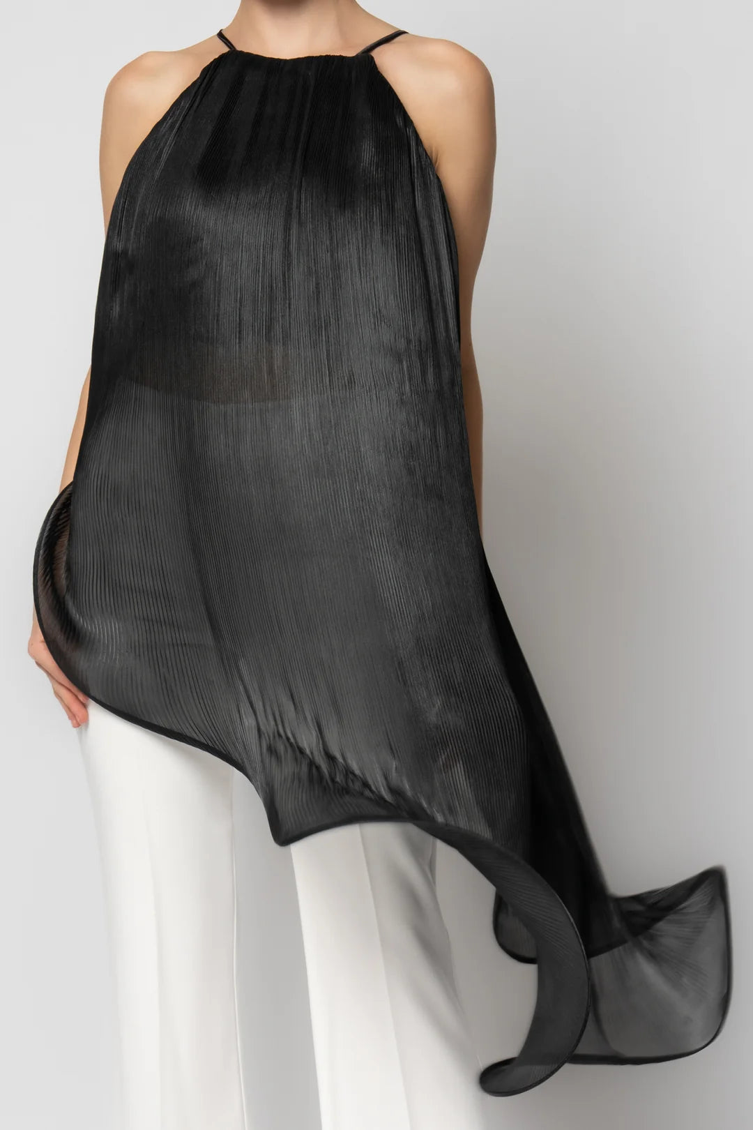 Rengin Asymmetrical Black Sculptural Top & White Wide-Leg Pants Set