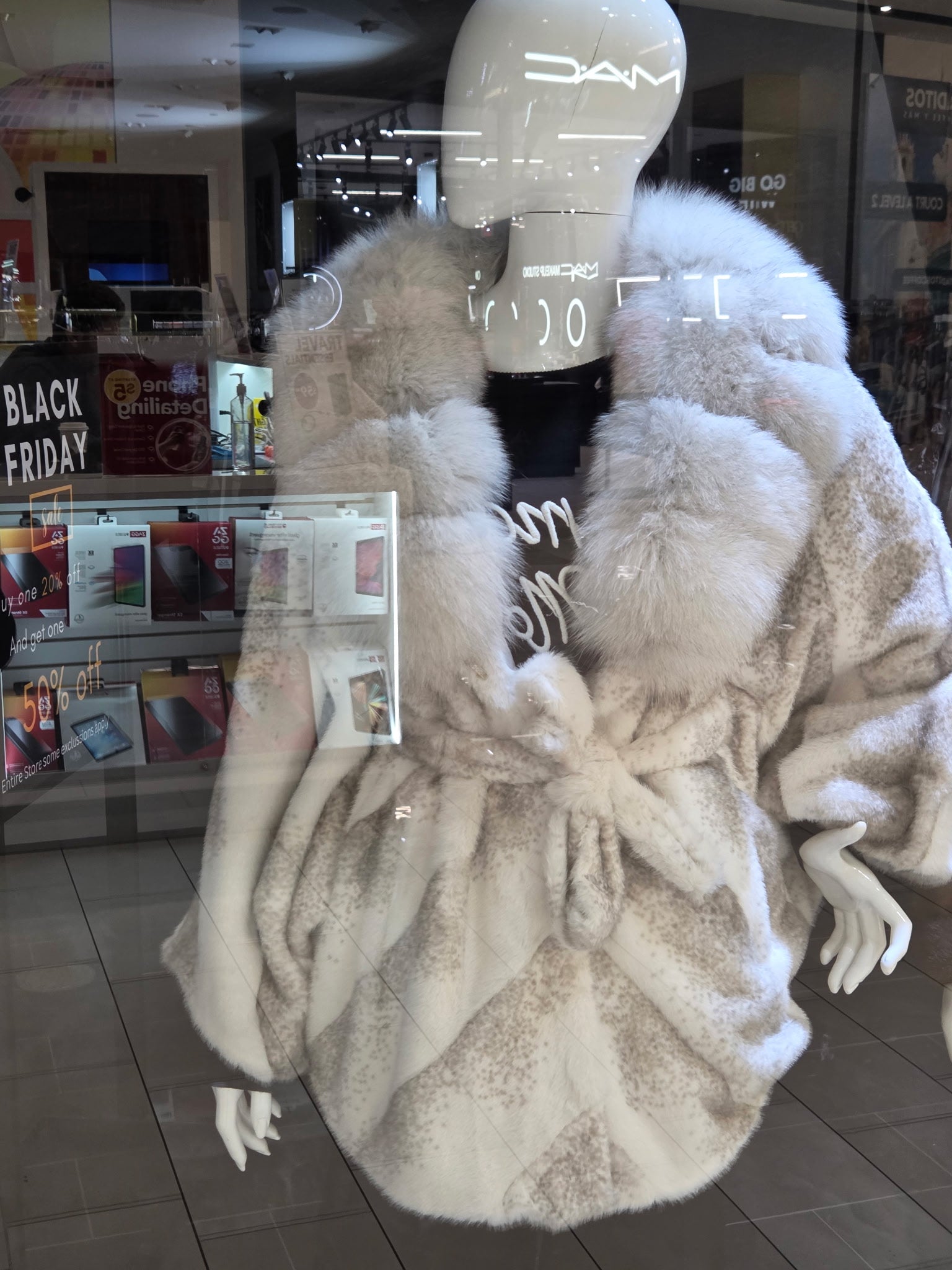 Plush Natural Fox Fur Coat Poncho with Oversized Collar – Elegant Winter Outerwear Made in Turkey